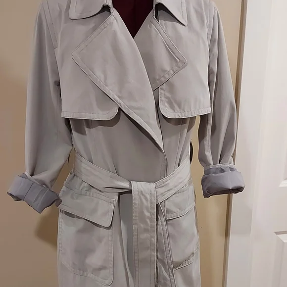 Light Weight Trench - Picture 4 of 6